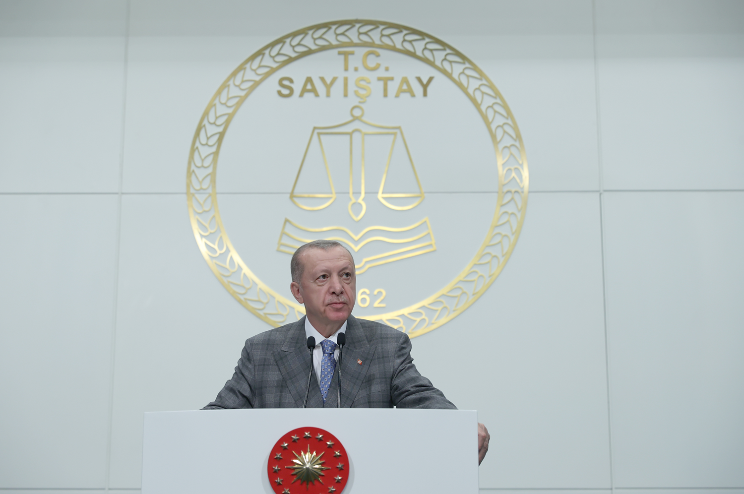 Cumhurba�kan� Erdo�an: Say��tay hi�bir kamu kurumunun rakibi de�ildir, yard�mc�s�d�r