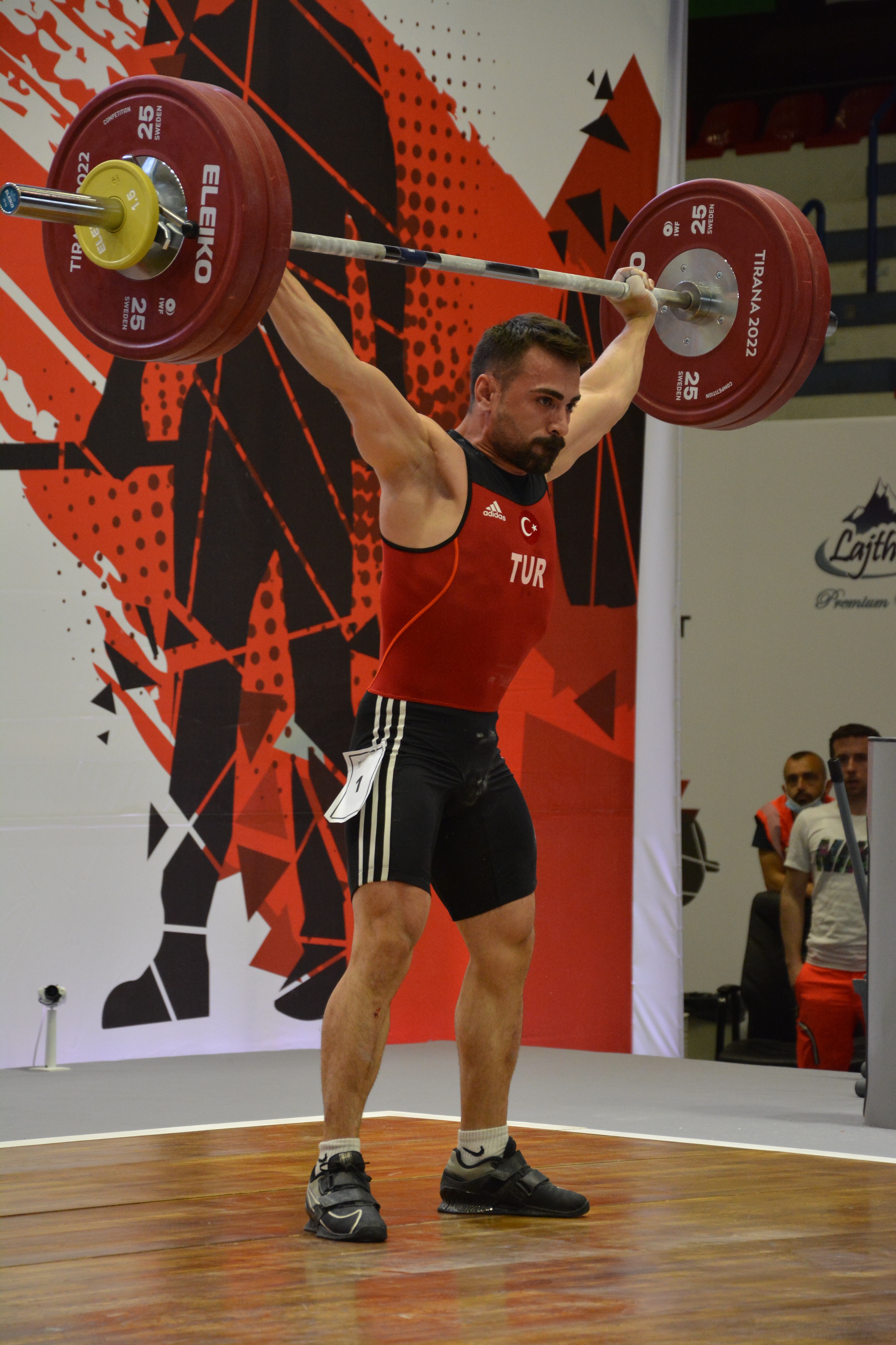 Milli halterci Ferdi Hardal'dan bronz madalya