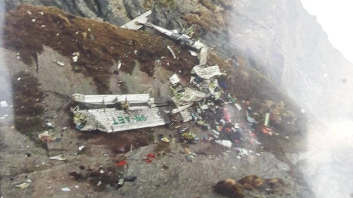 Nepal dalarnda kaybolan uan enkaz bulundu