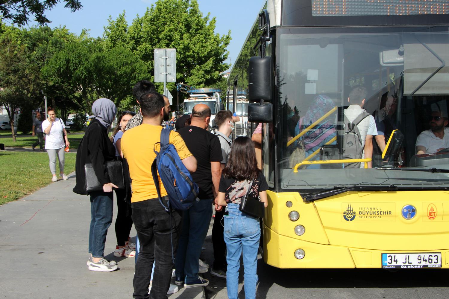 Toplu ta��mada maske zorunlulu�u kalkt�! 'En az�ndan sen niye maske takm�yorsun diye kavga ��kmayacak'