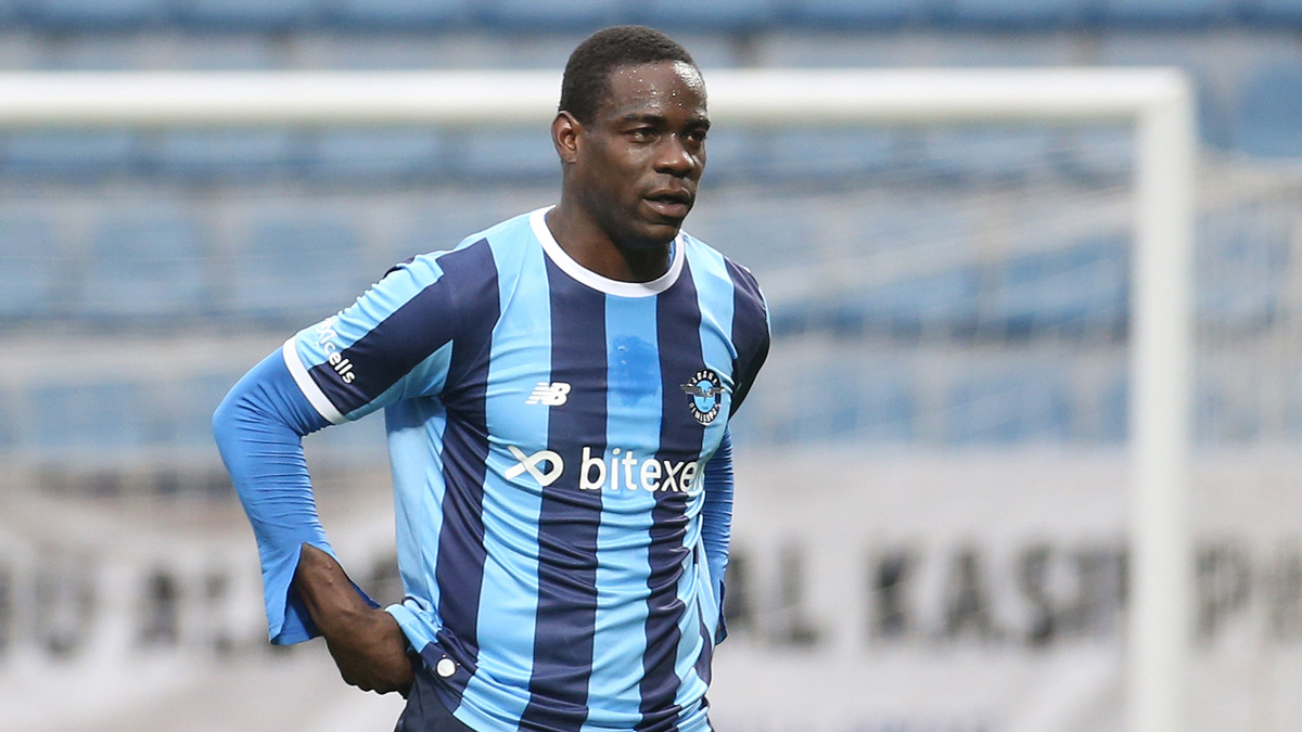 Mario Balotelli'ye �yle bir kul�p talip oldu ki... Her �ey bitti derken kariyerinin imzas�n� at�yor