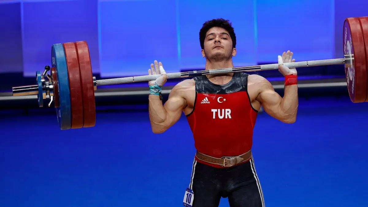 Milli sporcu Muhammed Furkan �zbek'ten 2 alt�n, 1 bronz madalya