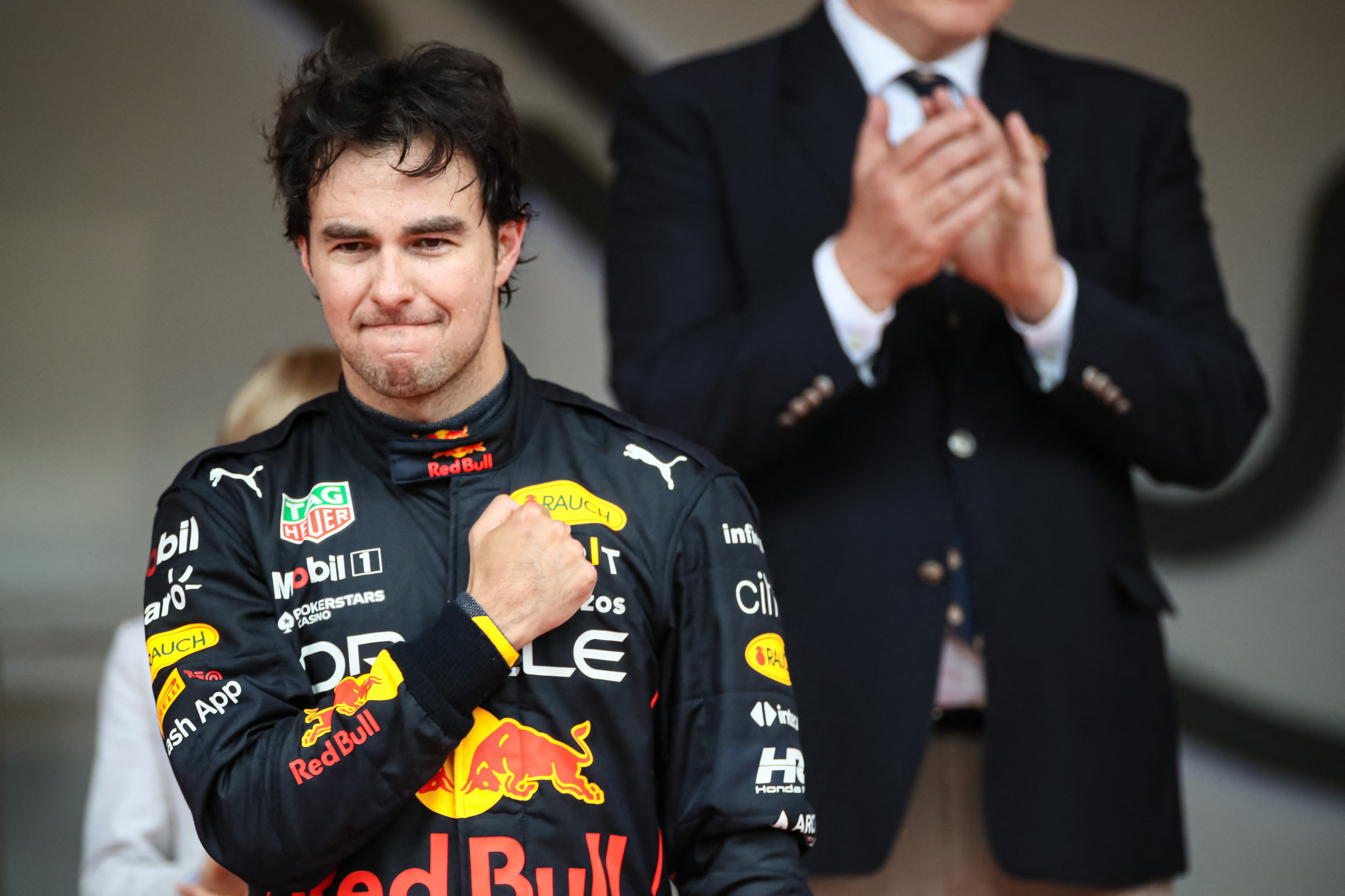 Sergio Perez, Red Bull ile s�zle�me uzatt�
