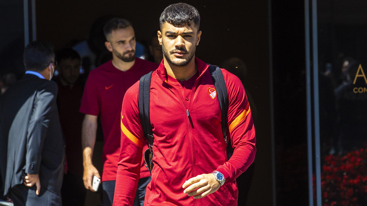 Ve Ozan Kabak, T�rkiye'ye d�n�yor! Almanlar duyurdu...