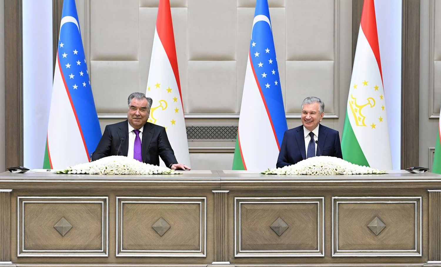 �zbekistan ile Tacikistan Ebedi Dostluk ve M�ttefiklik Anla�mas� imzalad�