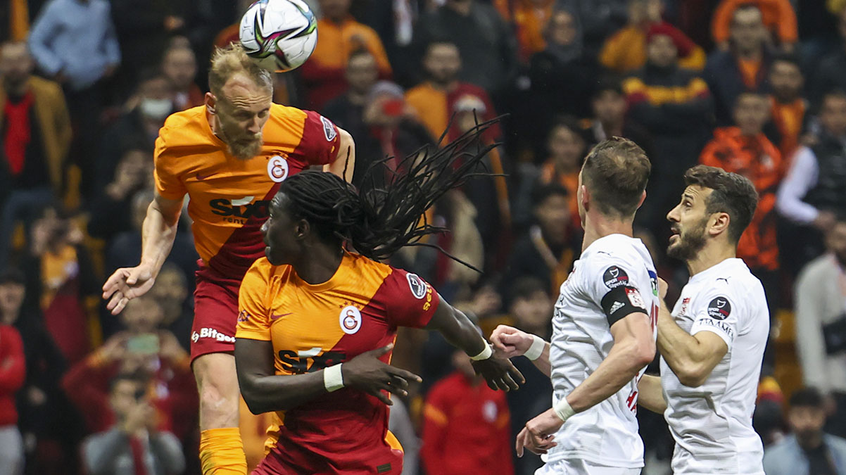 Galatasaray'da ayr�l�k