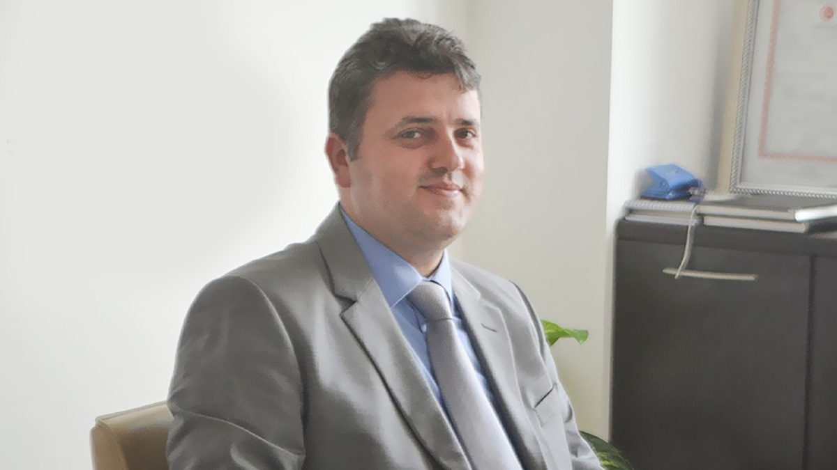 Yeni Adalet Bakan Yard�mc�s� Ak�n G�rlek kimdir, ka� ya��nda?
