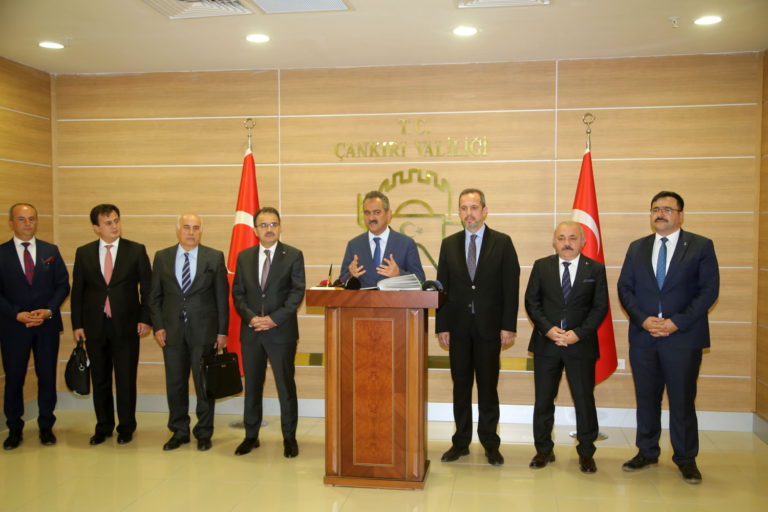 ��renciler s�navda maske takacak m�? Bakan �zer a��klad�
