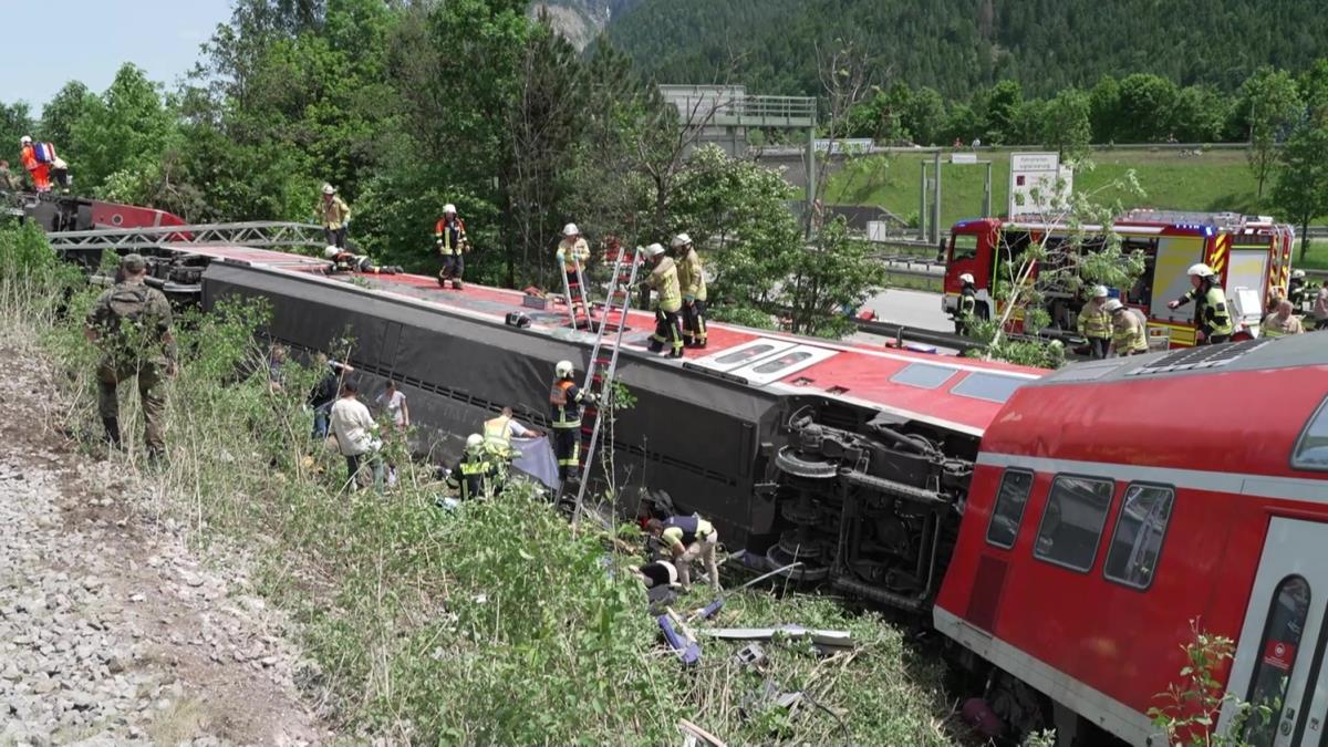 Almanya'daki tren kazas: 7 kii kayp