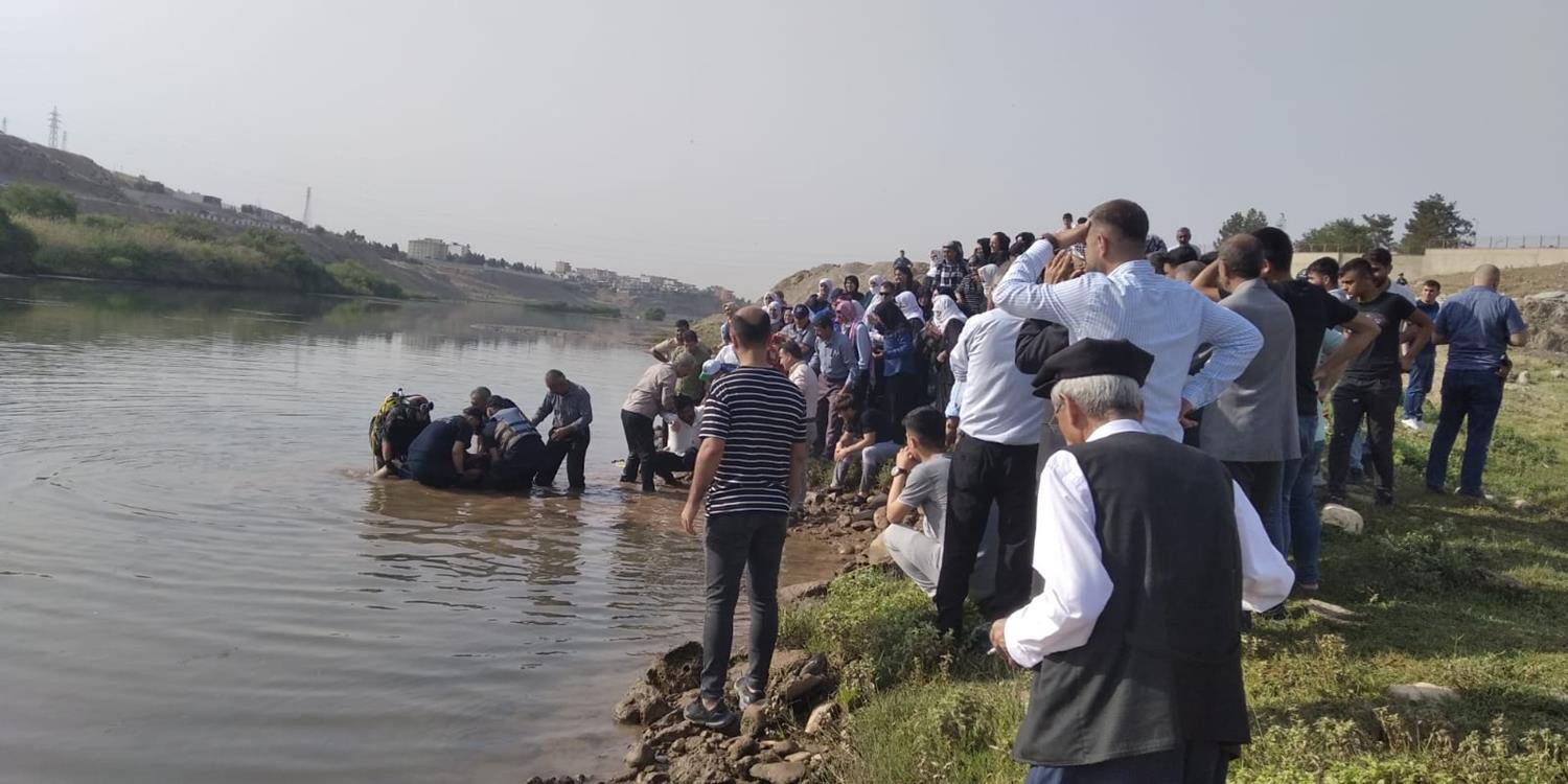 ��rnak'ta Dicle Nehri'ne giren ve ak�nt�ya kap�larak kaybolan 2 �ocuktan birinin cesedi bulundu