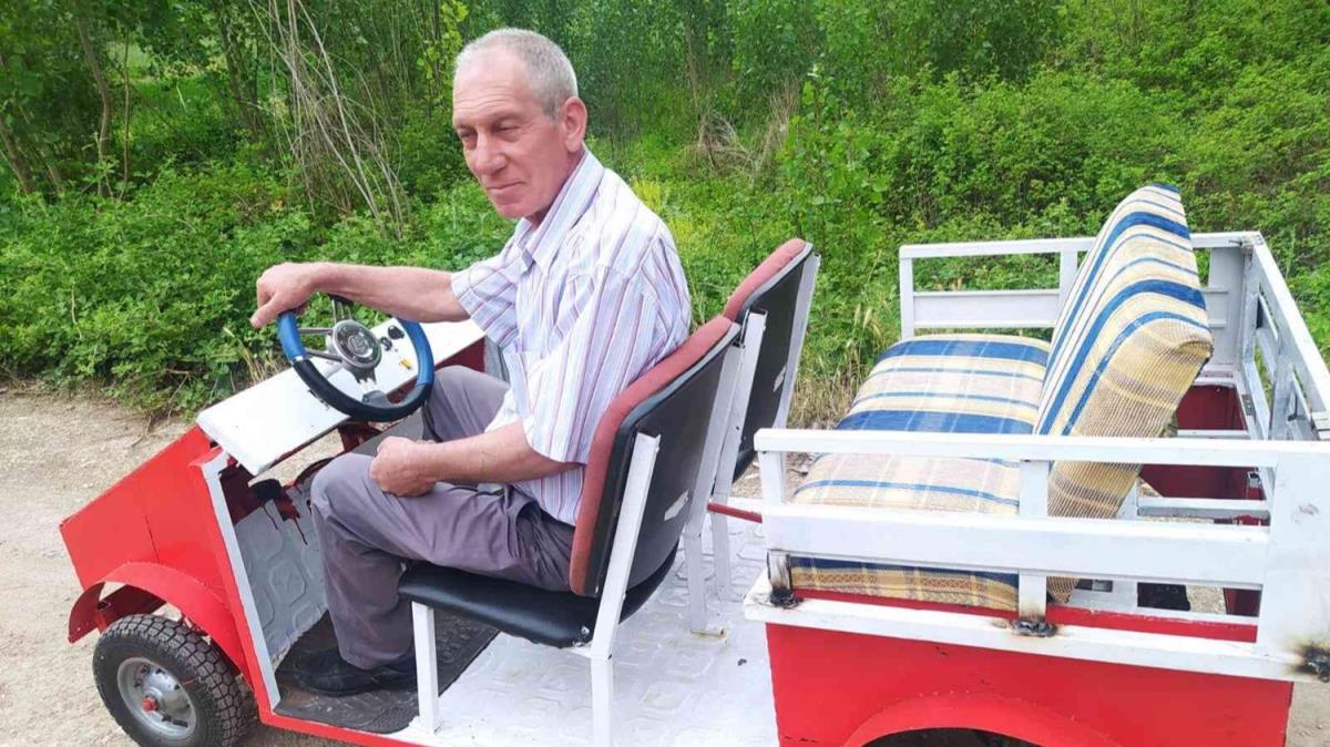 60 yandaki emekli inaat ustas atk malzemelerden otomobil yapt