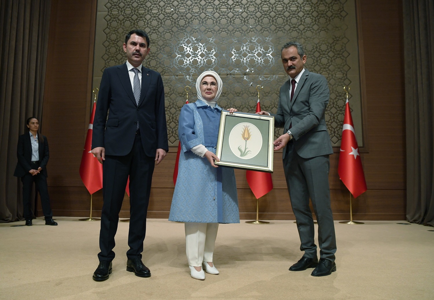 Emine Erdo�an: Unutmay�n ki tabiat sizin gelece�inizdir