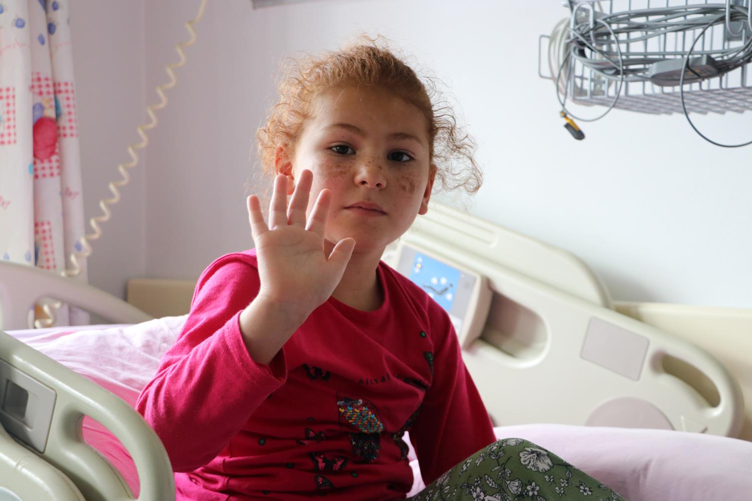 Karde�lerinin sevgi g�sterisi sosyal medyada viral olmu�tu! Elif'ten haber var