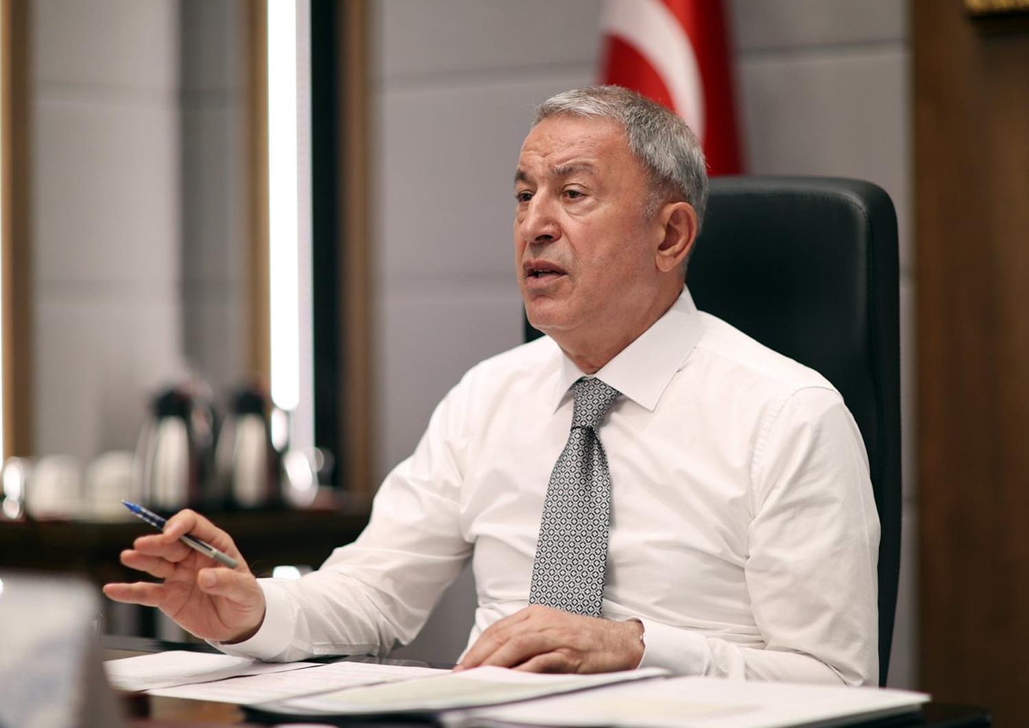 Milli Savunma Bakan� Hulusi Akar operasyonlara ili�kin son durum hakk�nda bilgi ald�