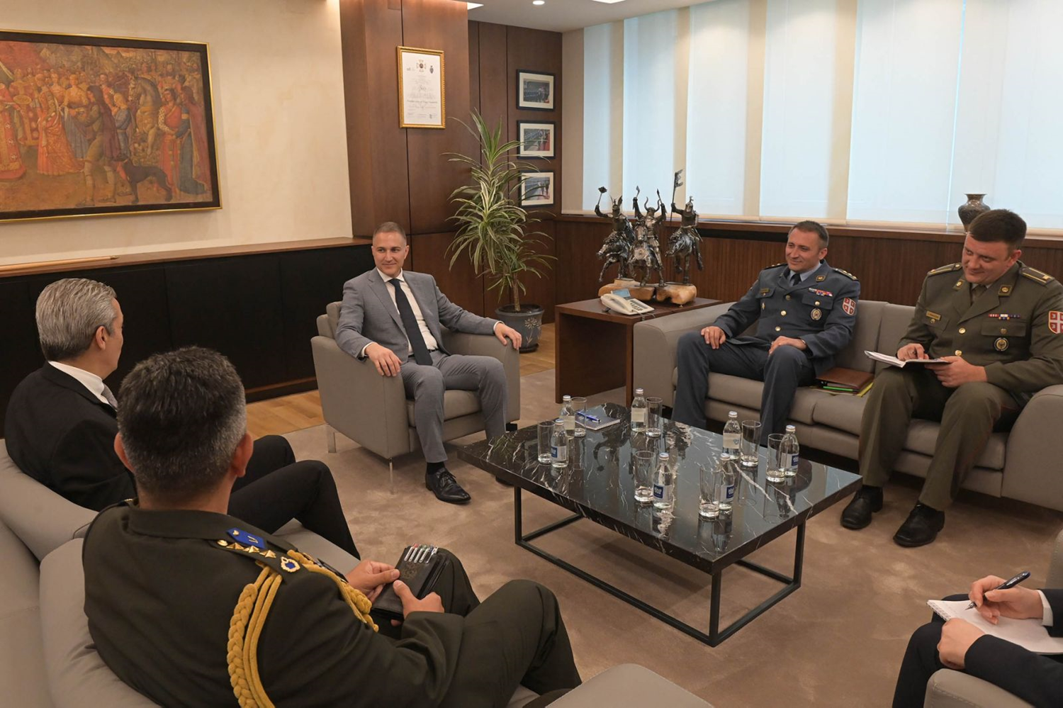 S�rbistan Savunma Bakan�, T�rkiye'nin Belgrad B�y�kel�isi Aksoy'u  ba�kent Belgrad'da kabul etti