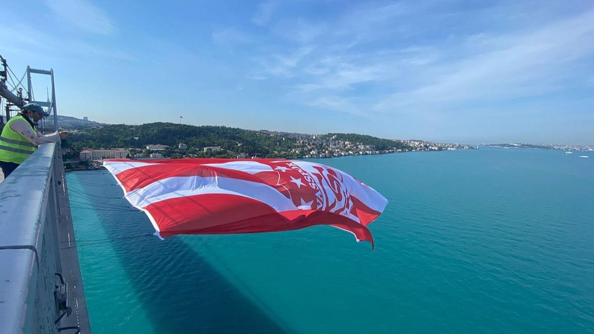 Sivasspor'un bayra stanbul Boaz'nda dalgalanyor