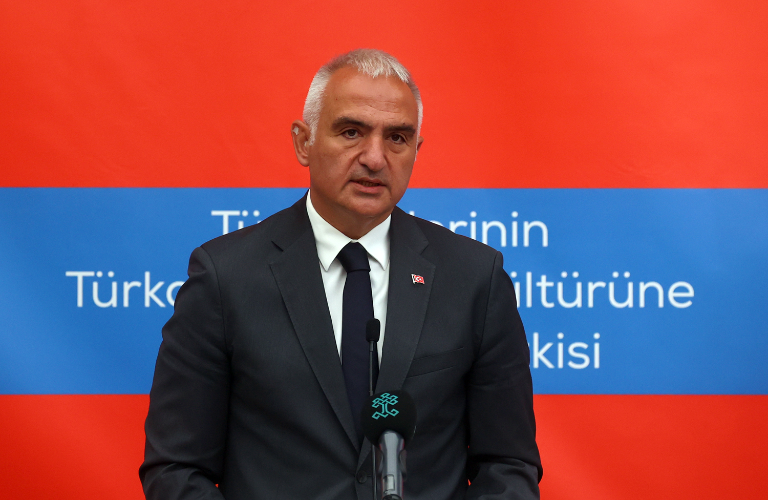 Bakan Ersoy: T�rk dizileri, T�rk�e ��renmeye te�vik ediyor