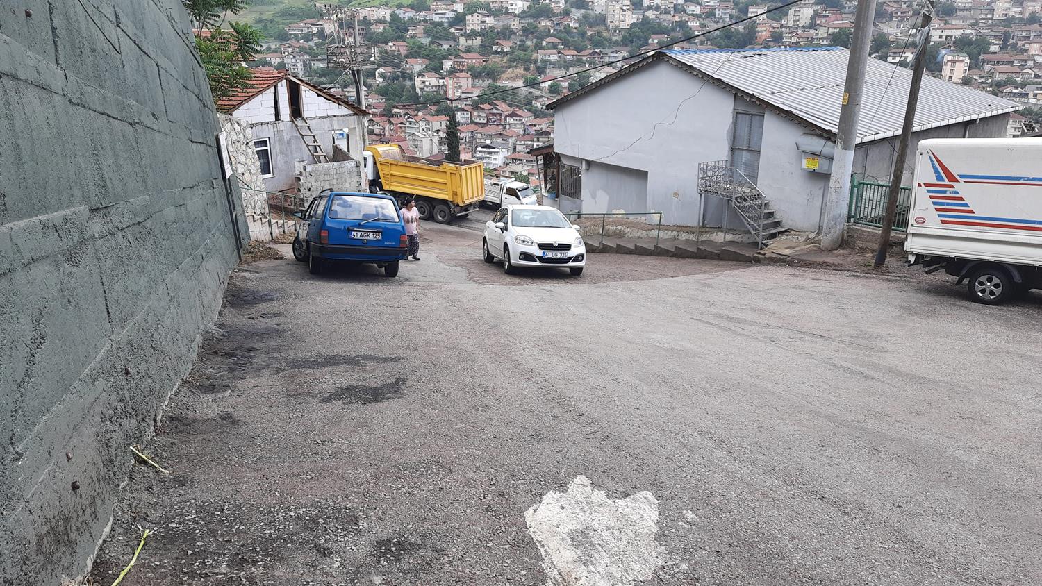 �zerine ��p konteyneri devrilen �ocuk �ld�!