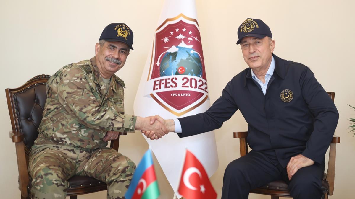 Bakan Akar, Azerbaycan Savunma Bakan Orgeneral Hasanov ile grt 