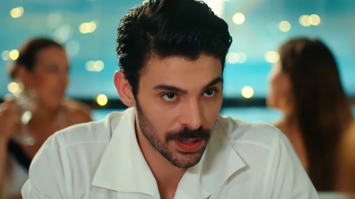 Oyuncunun de�i�imi g�renleri �a��rtt�! Halit �zg�r Sar� estetik mi yapt�rd�?