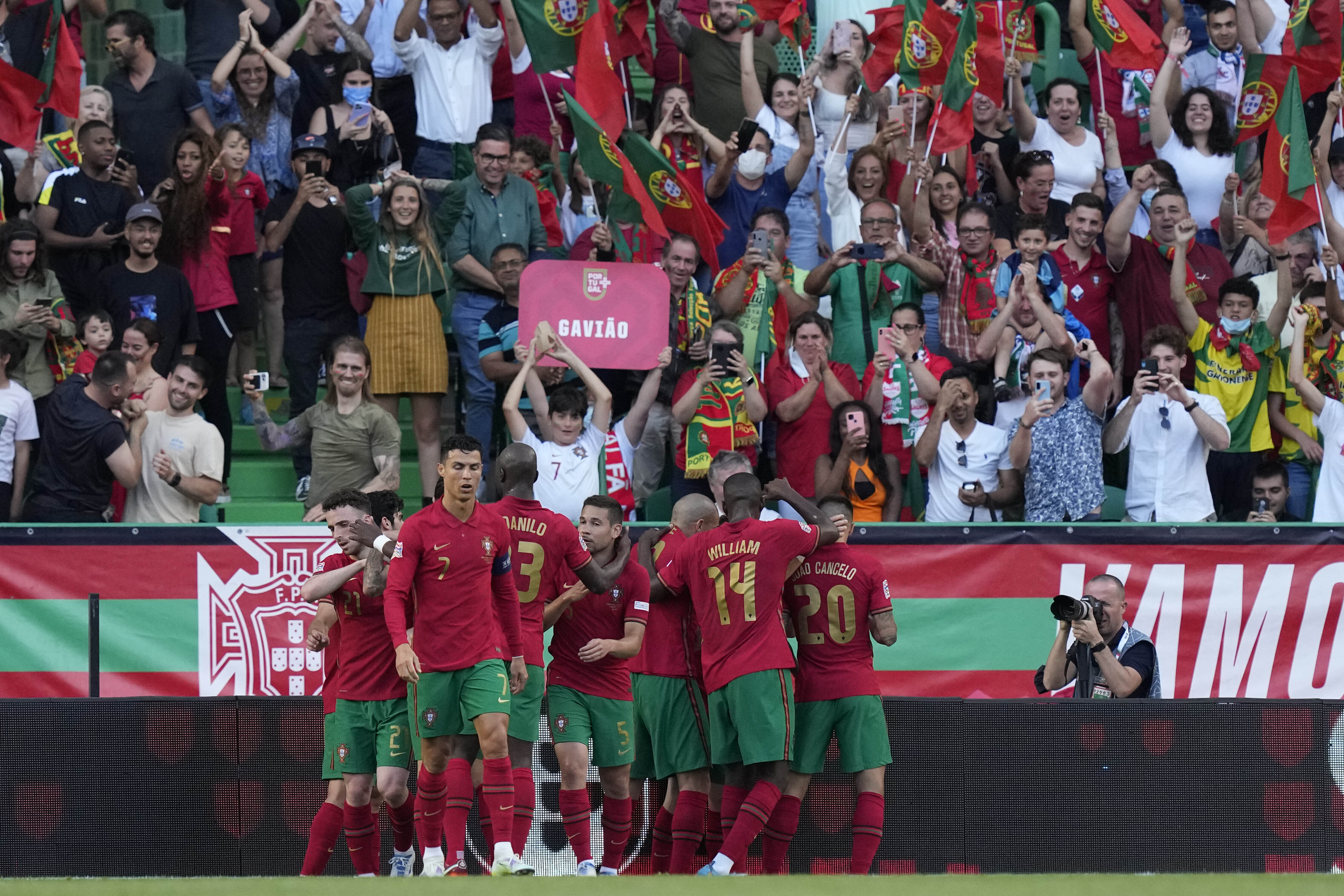 Portekiz, �ekya'y� 2 golle devirdi