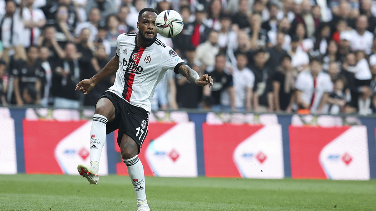 Cyle Larin'in g�r��t��� tak�m ortaya ��kt�