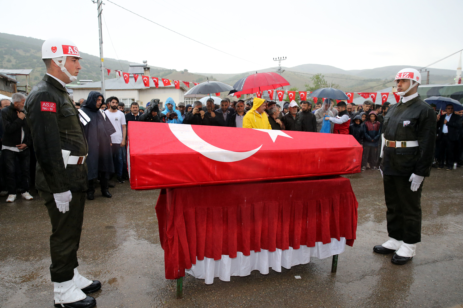 �ehit Piyade Uzman �avu� �mer Y�ld�r�m, Sivas'ta son yolculu�una u�urland�
