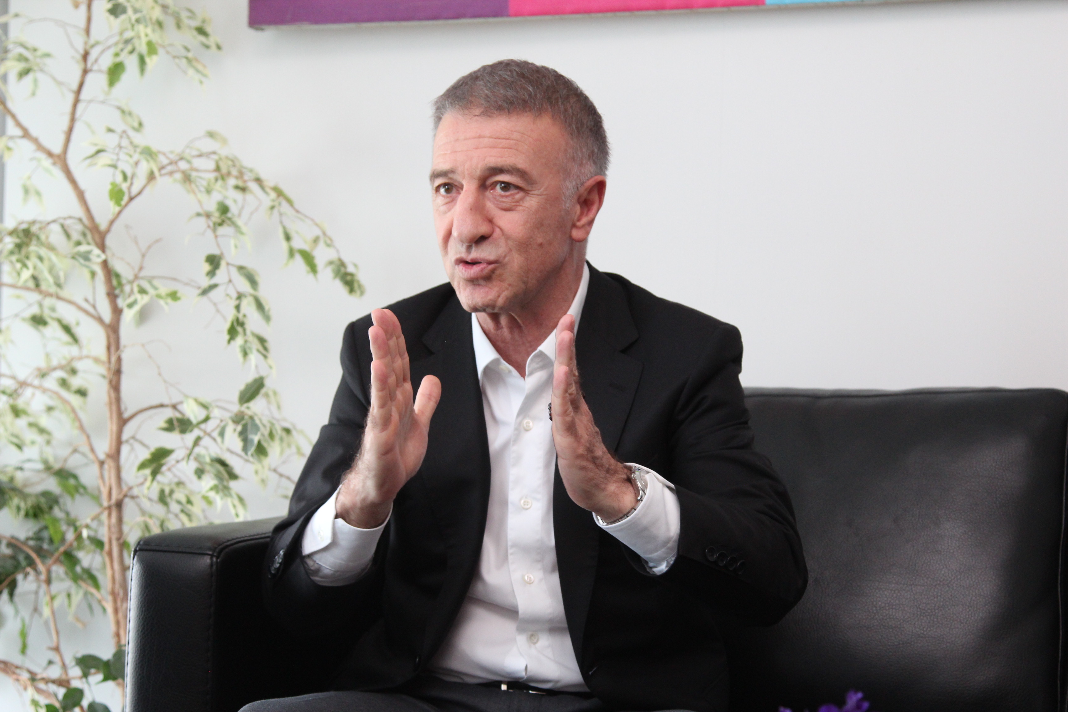 Ahmet A�ao�lu: Ali Ko� ve Mecnun Otyakmaz, toplant�lar� oldu�u i�in erken ayr�ld�