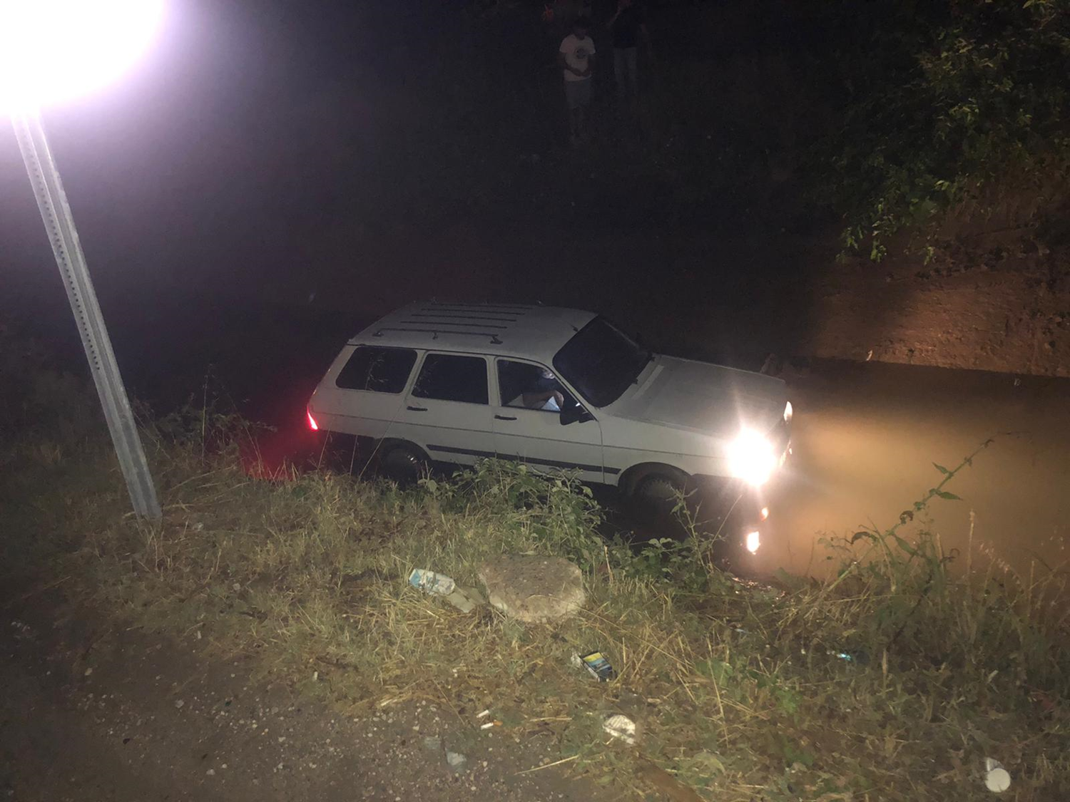 Kanala d��t�ler, yara almadan kurtuldular