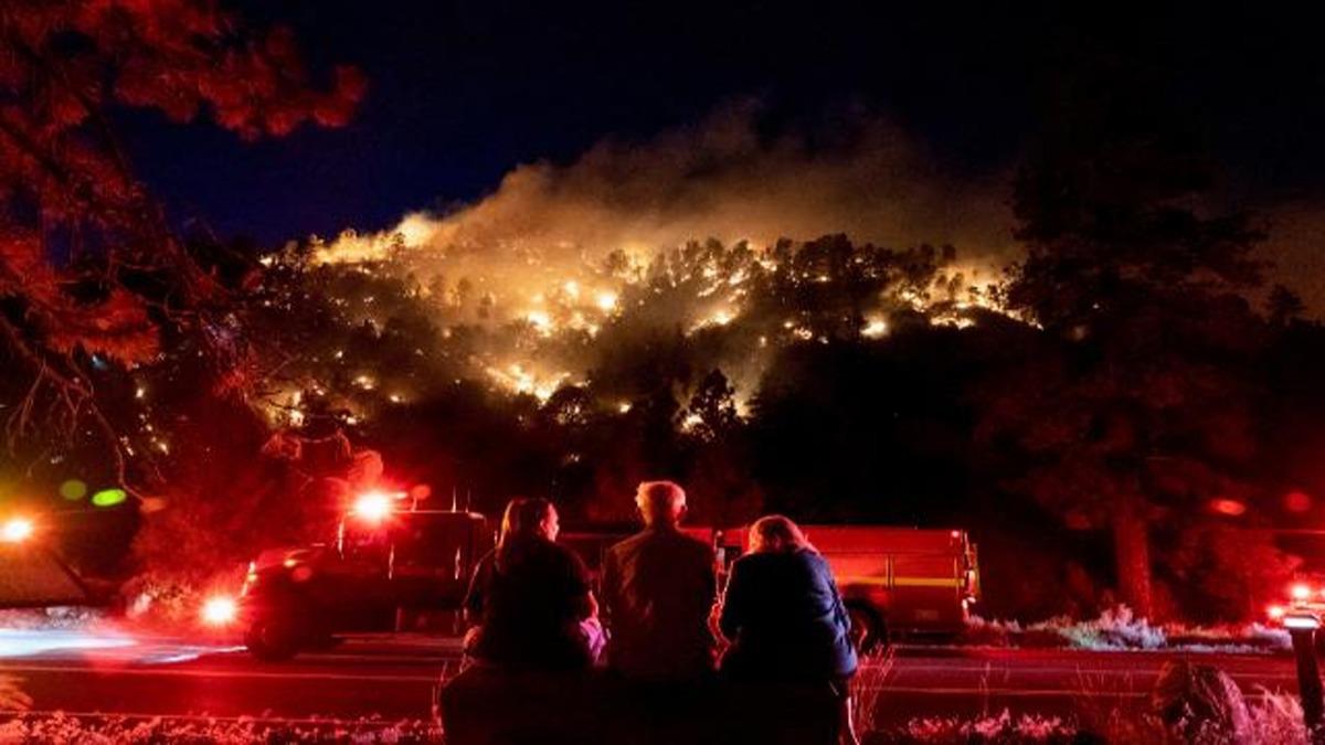 Californiya'da 2 bin 500 ev tahliye edildi