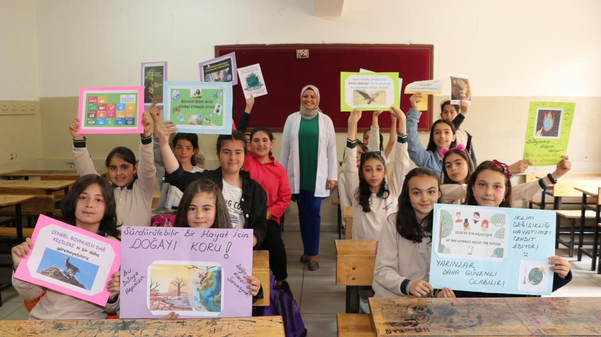 evreci Tuba retmen 'iklim elileri' yetitiriyor