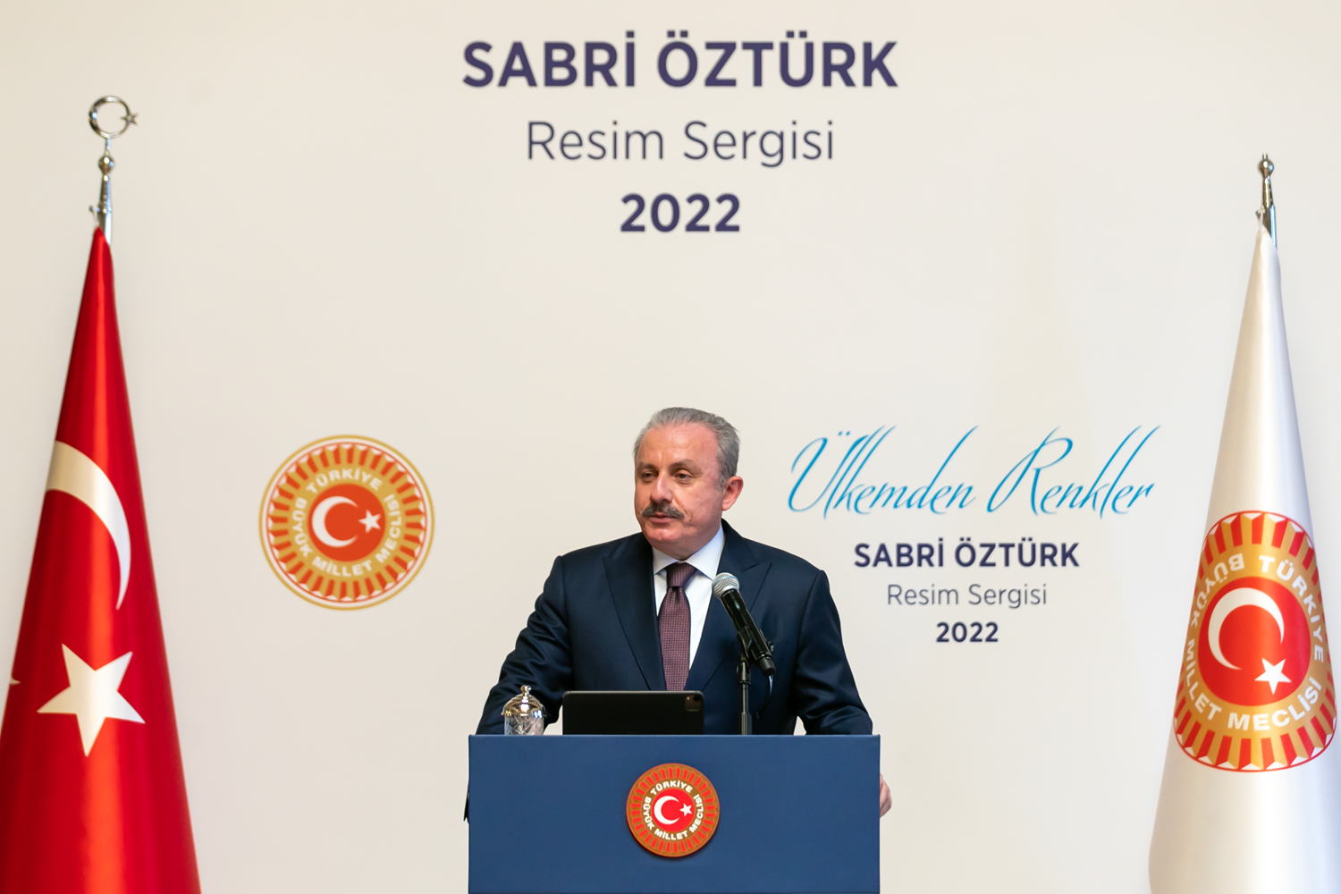 AK Parti'li �zt�rk'�n resim sergisinin a��l��� TBMM Ba�kan� �entop ger�ekle�tirdi