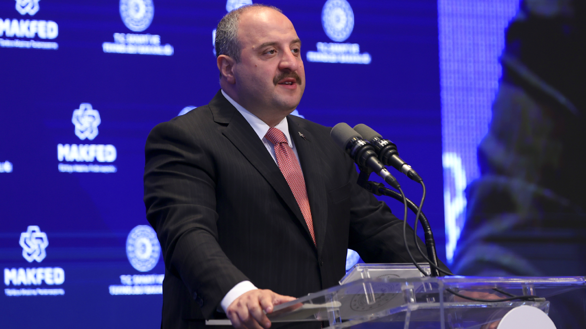 Bakan Varank duyurdu: Yar�n a��klayaca��z