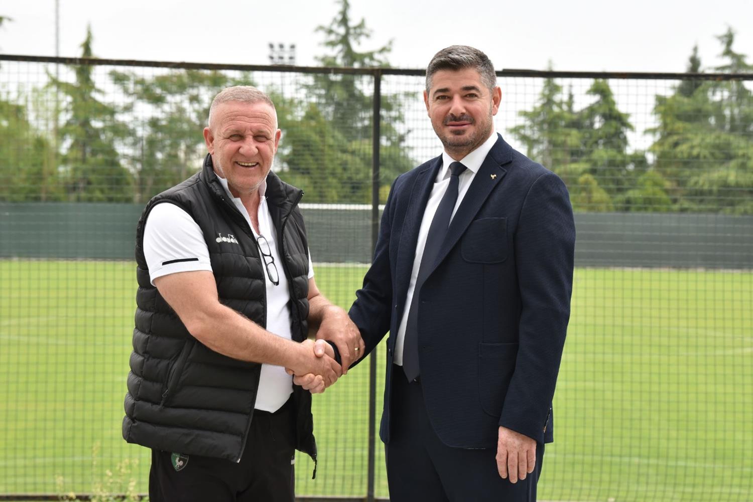 Mesut Bakkal Denizlispor'da kald�