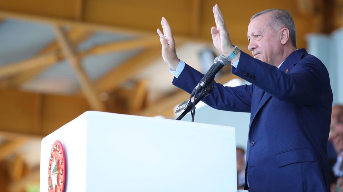 Cumhurbakan Erdoan: Harcanan her kuru Trkiye'nin geleceine yaplan en byk yatrm