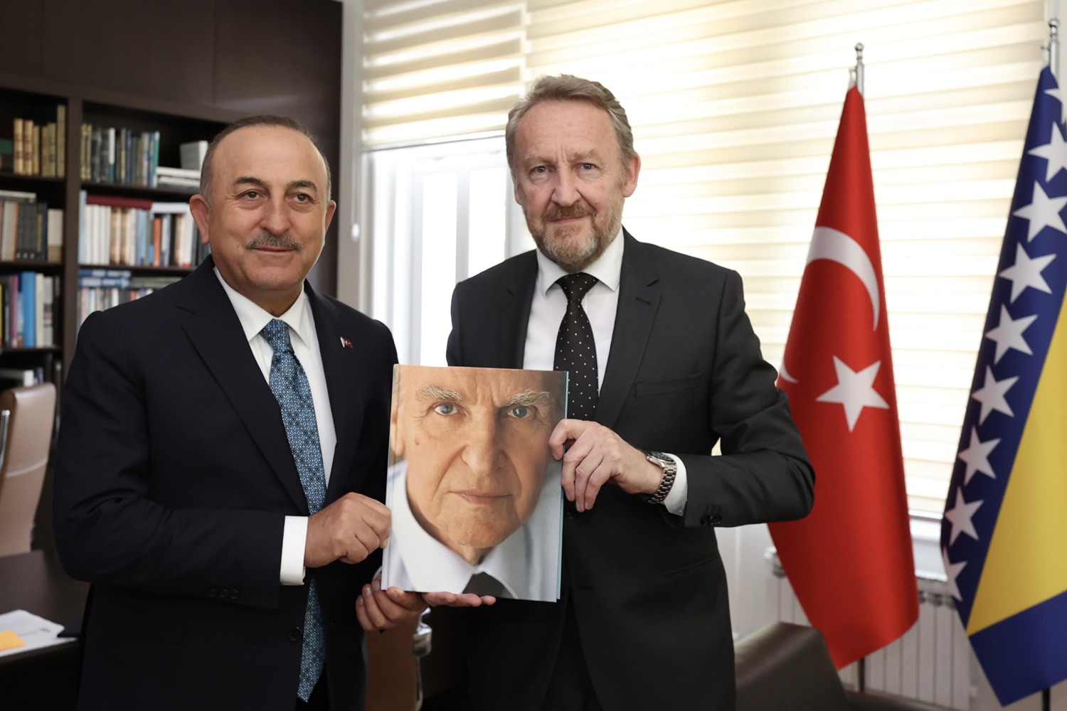 Bakan �avu�o�lu, Bakir �zzetbegovi� ile g�r��t�