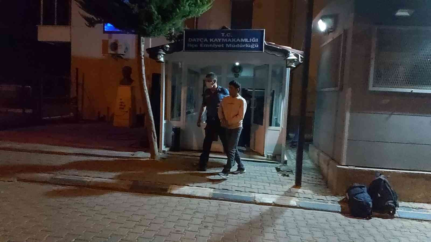 G��men ka�ak��lar�na operasyon: 2 ki�i tutukland�