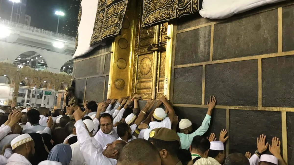 Suudi Arabistan'dan yeni Kabe karar�