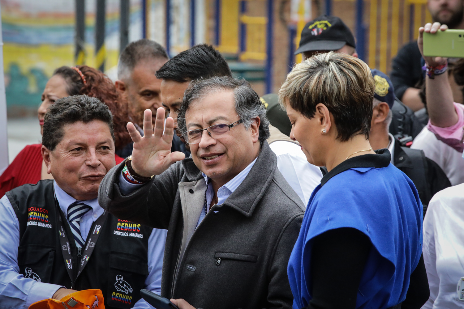 Kolombiya'da cumhurba�kanl��� se�imini Gustavo Petro kazand�