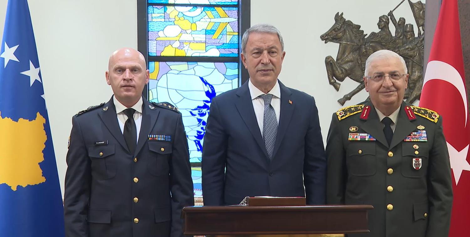 Bakan Akar, Kosova G�venlik Kuvveti Komutan� Jashari'yi kabul etti
