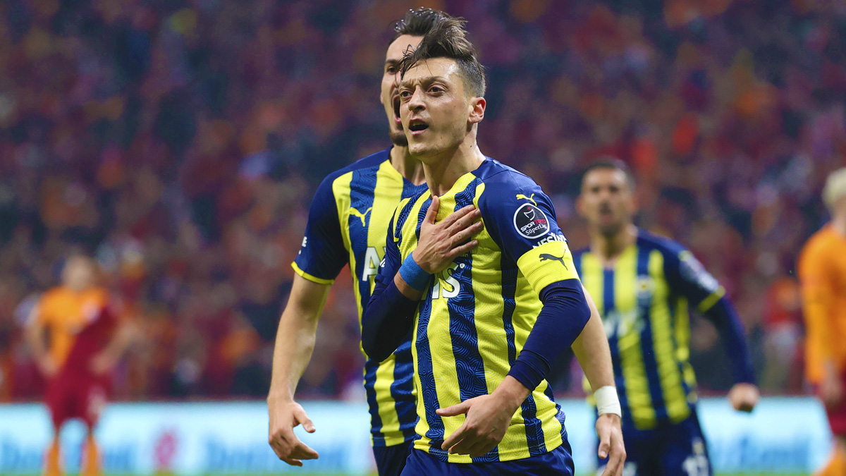 Mesut �zil'den a��klama! 'T�rkiye'ye tatil yapmaya gelmedim'
