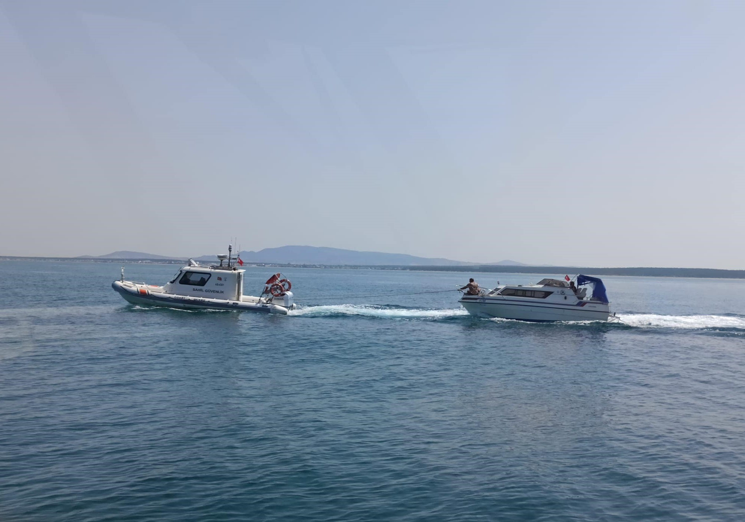 Denizde s�r�klenen tekne, ASELSAN'�n radar�yla tespit edildi