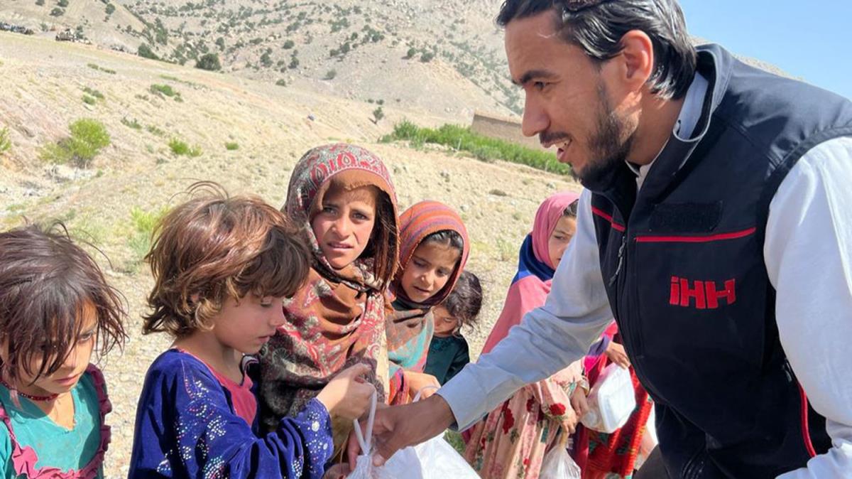 HH'dan 5.9 byklndeki depremle sarslan Afganistan'a yardm eli