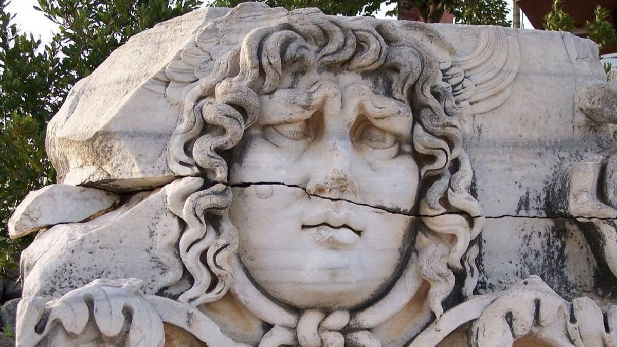 Kaak Medusa Ba heykeli Isparta'da bulundu