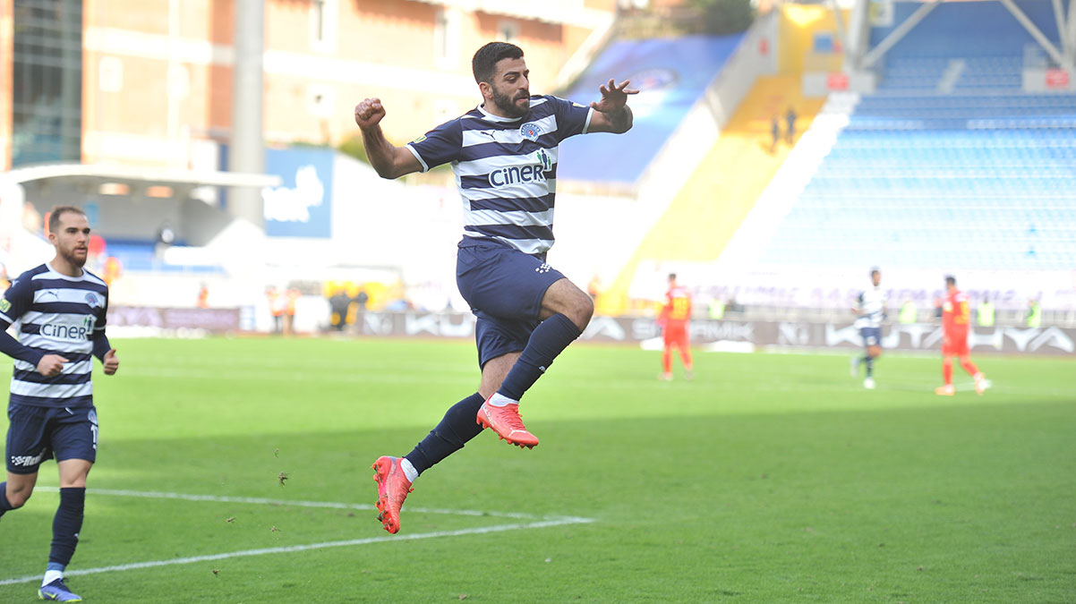 Galatasaray'dan bir transfer �al�m� da Trabzonspor'a