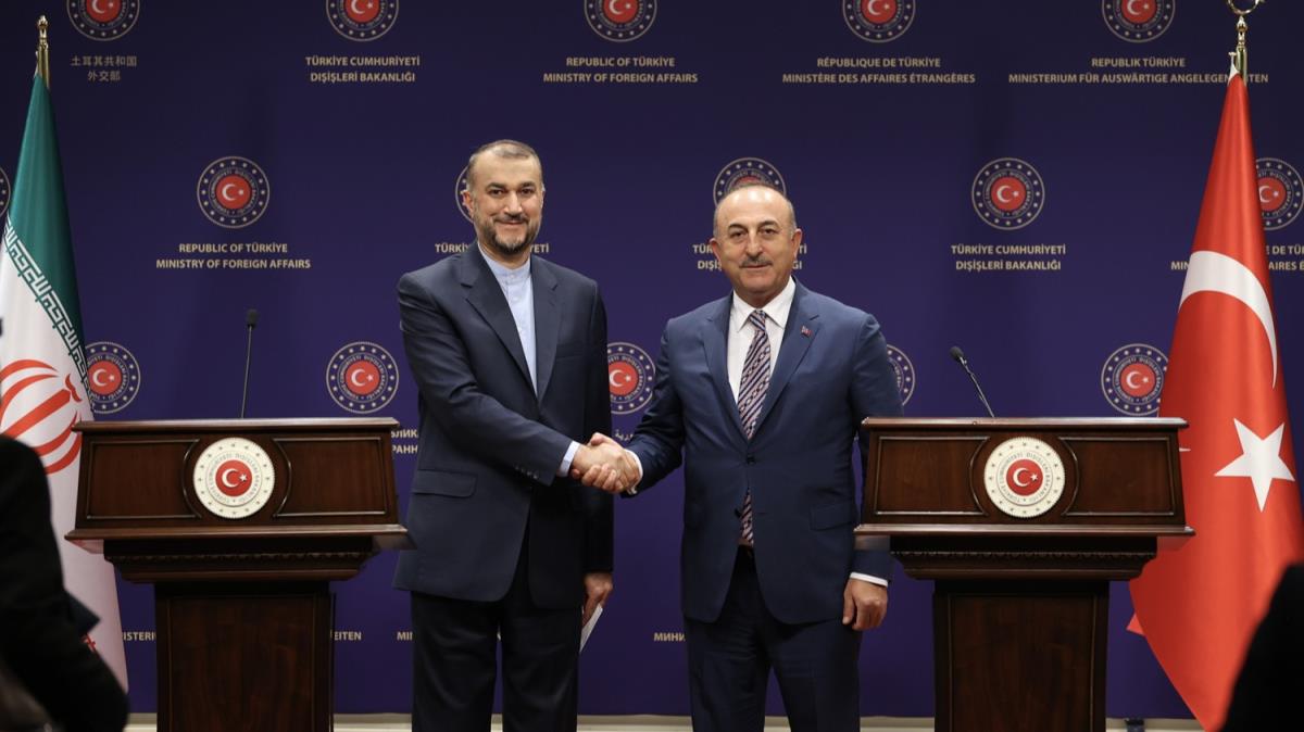 Abdullahiyan Trkiye'de... Bakan avuolu:  Birlikte almaya devam etmemiz gerekiyor