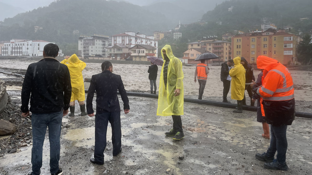 Kastamonu Valisi �ak�r: Bozkurt il�emizde herhangi bir can kayb� ya da kay�p ihbar� yok