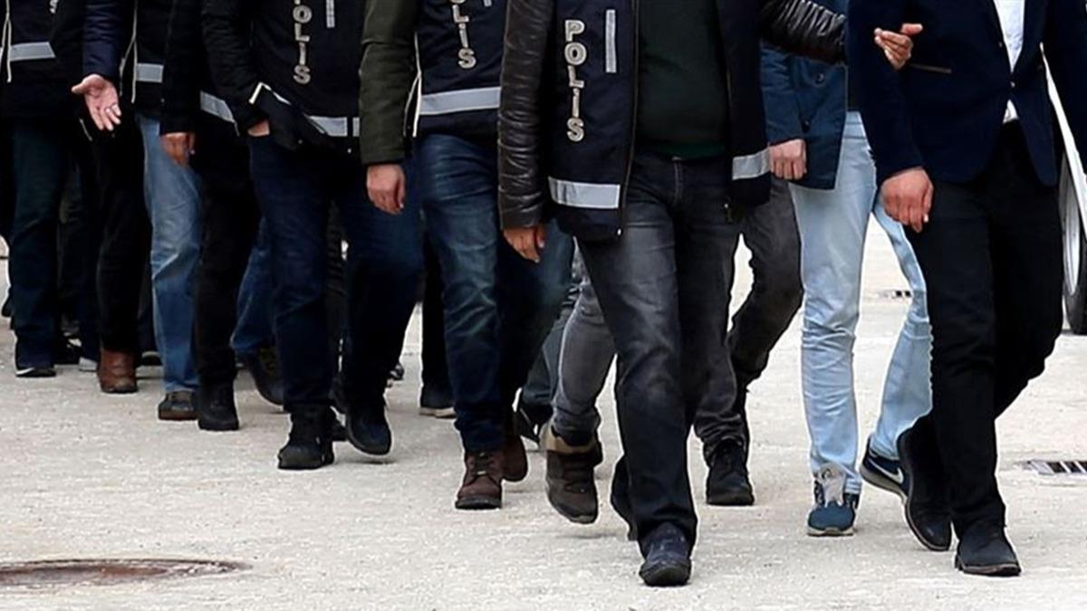 Yunanistan'a kama giriiminde yakalanan 4 FET phelisi tutukland 