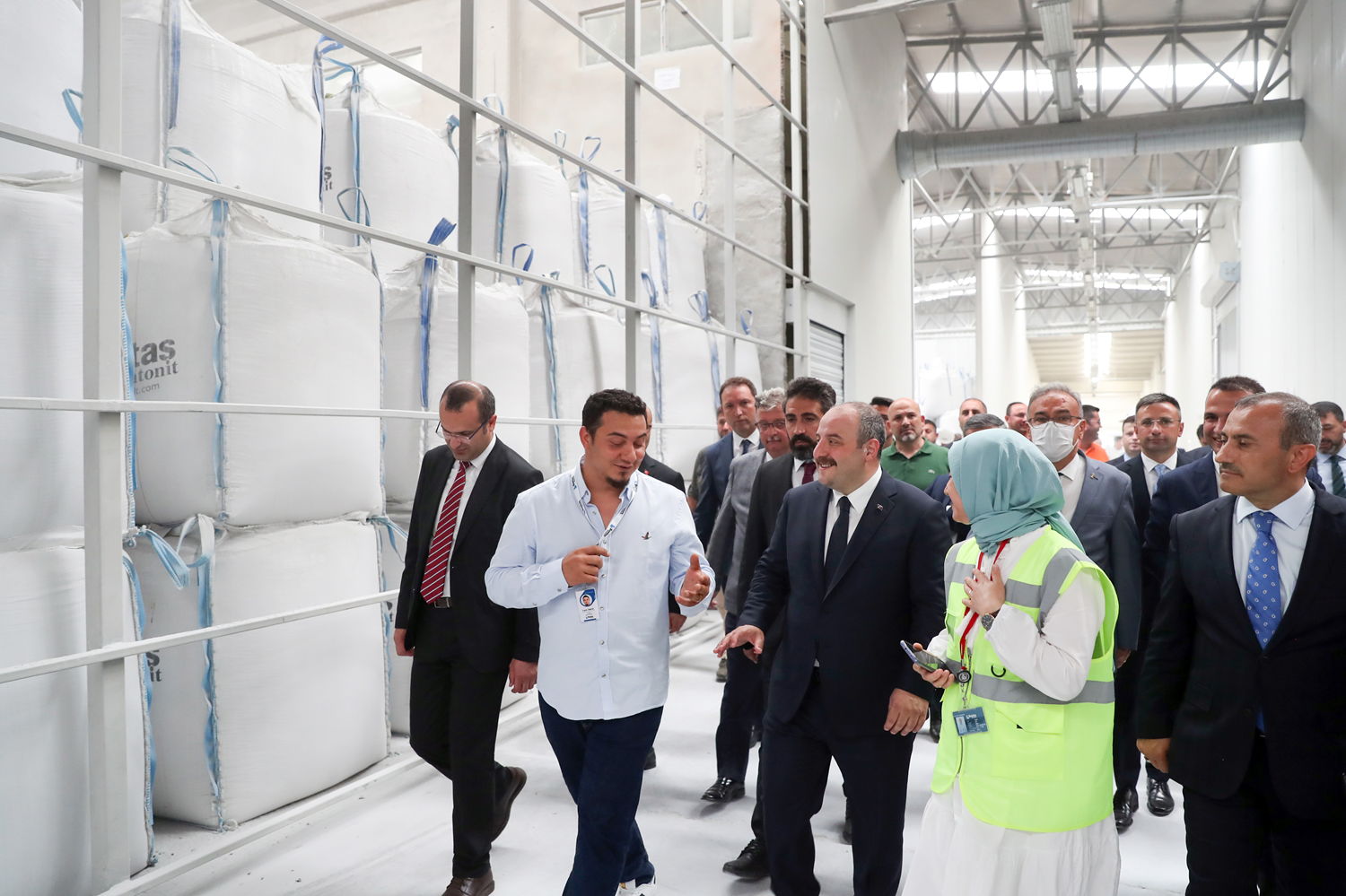 Bakan Varank ziyaret etti! 76 �lkeye ihra� ediliyor