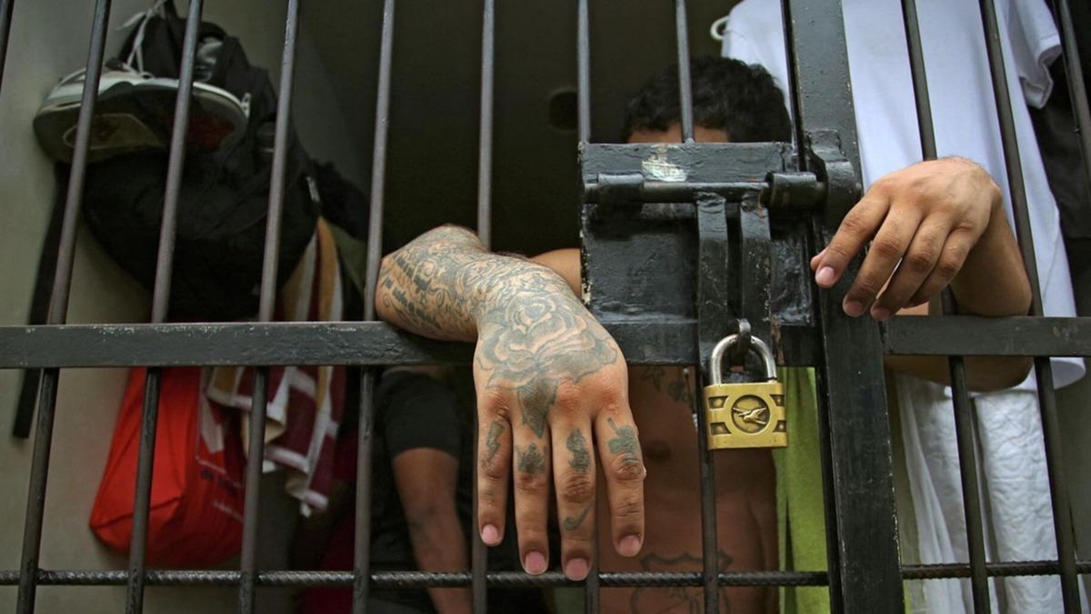 Kolombiya'da cezaevinde isyan: 52 kii l 